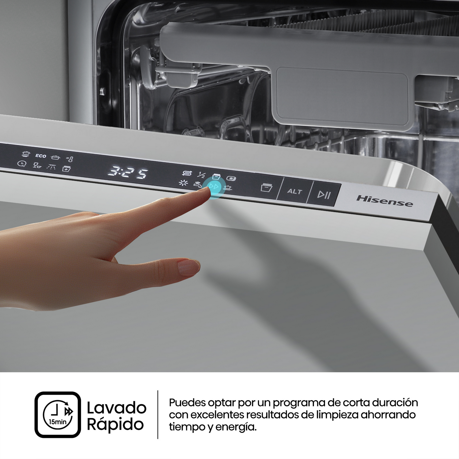Mano presionando botón en panel de control de lavavajillas, mostrando temporizador.