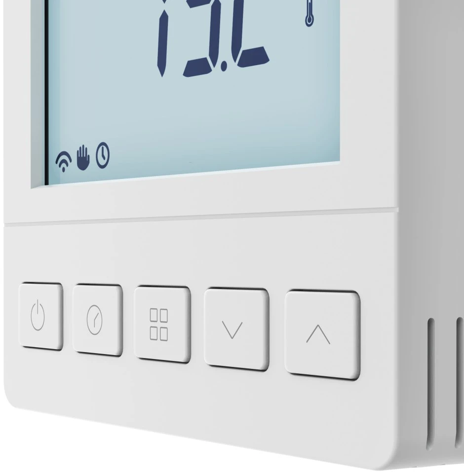 Weißer Thermostat mit Knöpfen und digitaler Anzeige mit Zahlen.