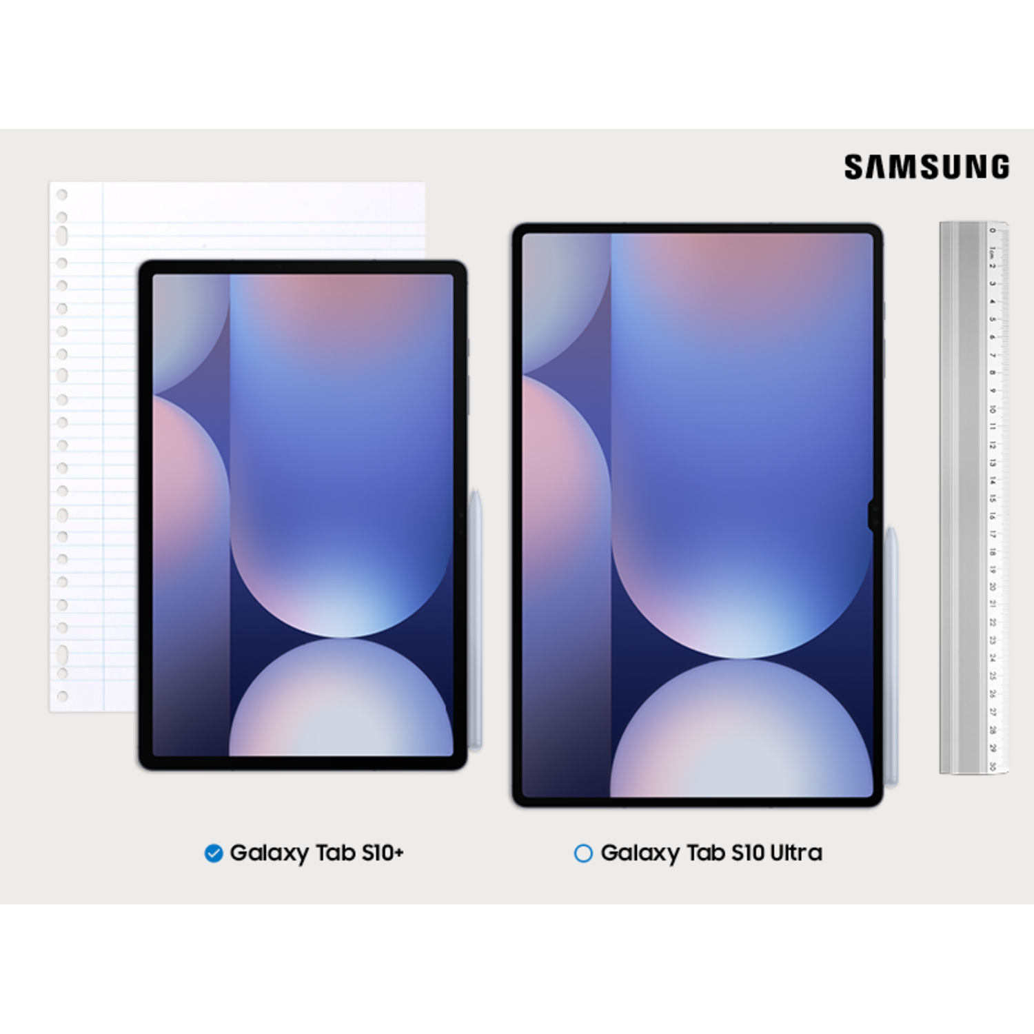 Twee tablets, een Galaxy Tab S10+ en een Galaxy Tab S10 Ultra. Er is een pen en een liniaal.