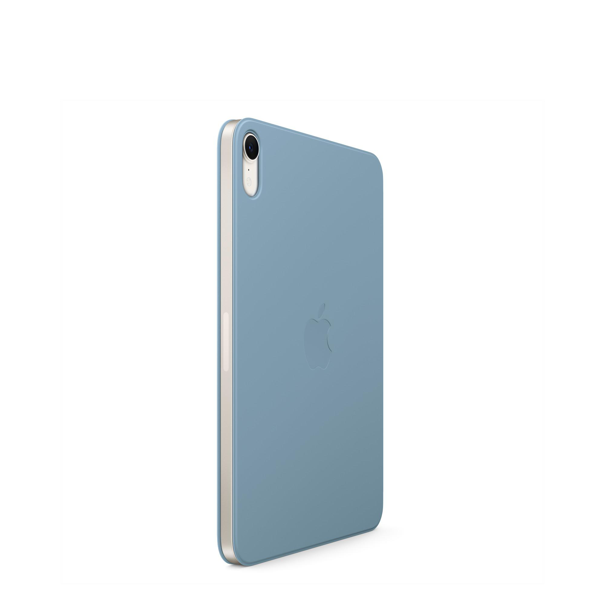 Blaues iPad Mini in einem blauen Gehäuse, Kamera und Apple-Logo zeigend.