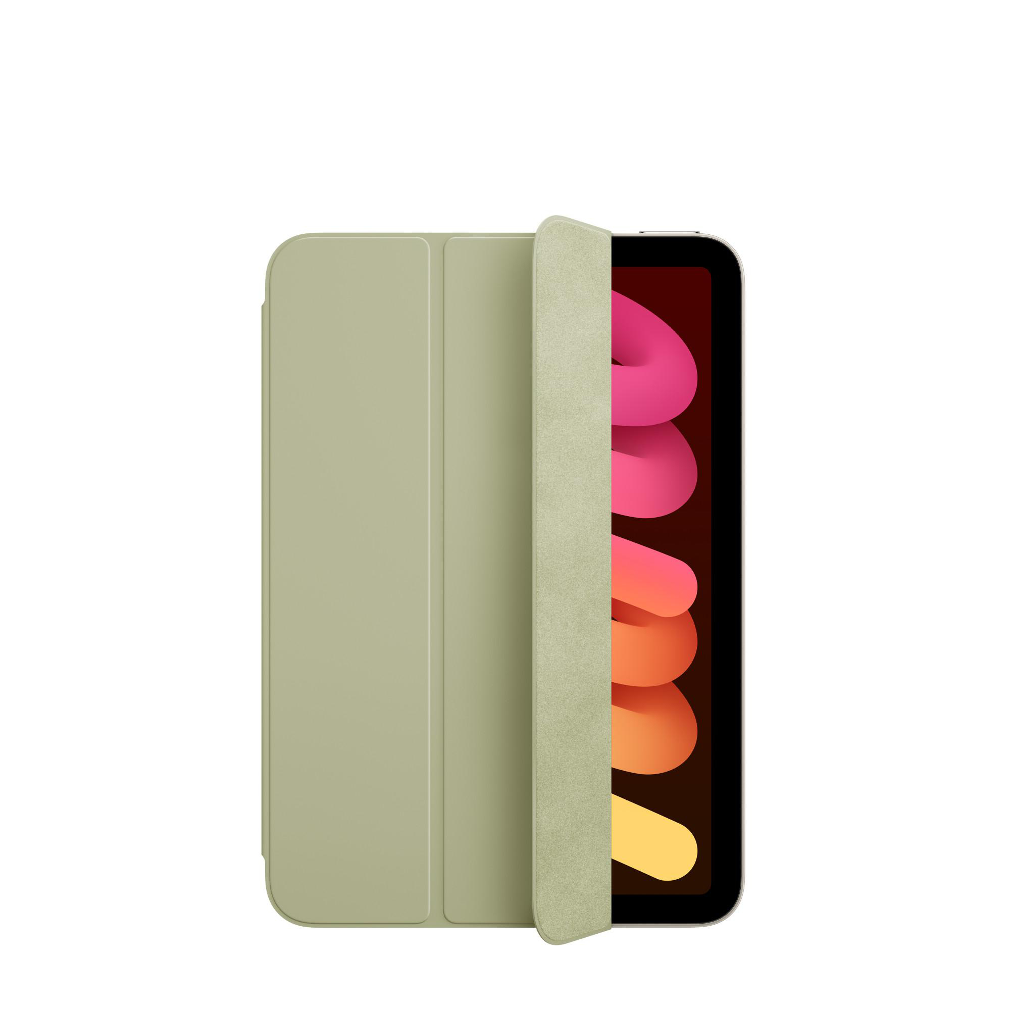 Ein iPad mini in einer Hülle mit geöffneter Hülle auf weißem Hintergrund.