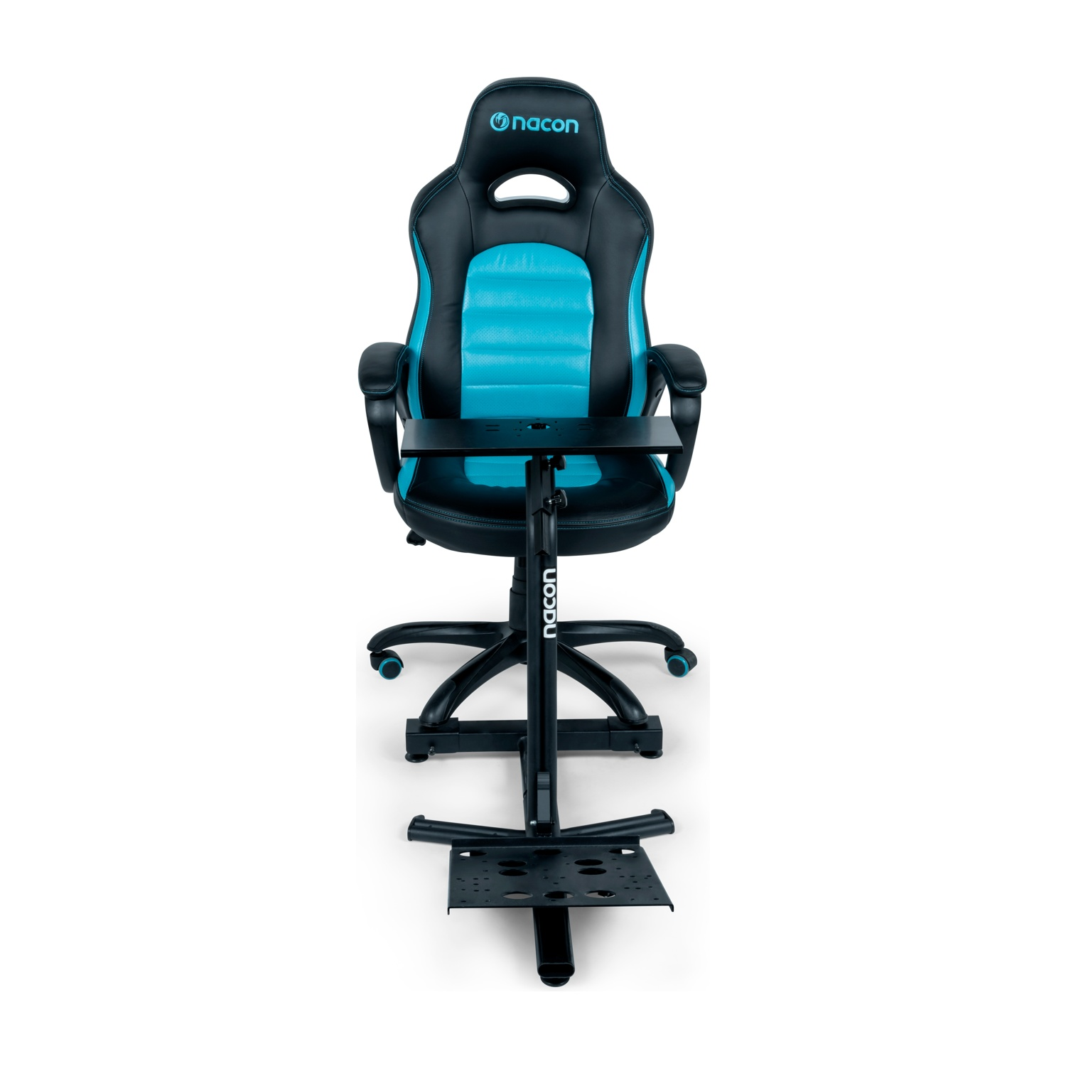 Sedia da gioco con supporto per volante e pedali su sfondo bianco.