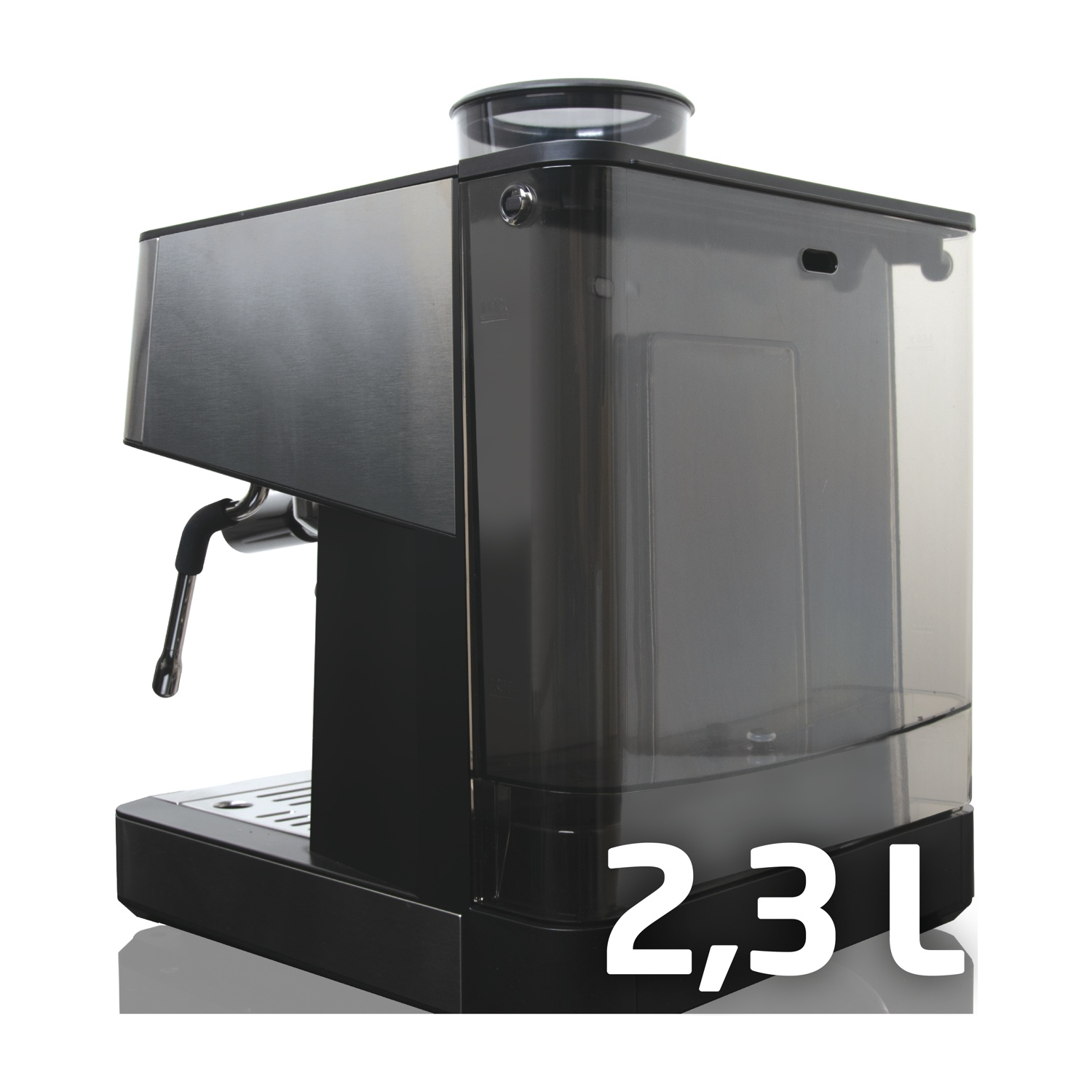 Macchina per espresso nera e argento. Serbatoio acqua da 2,3L. Sfondo bianco.