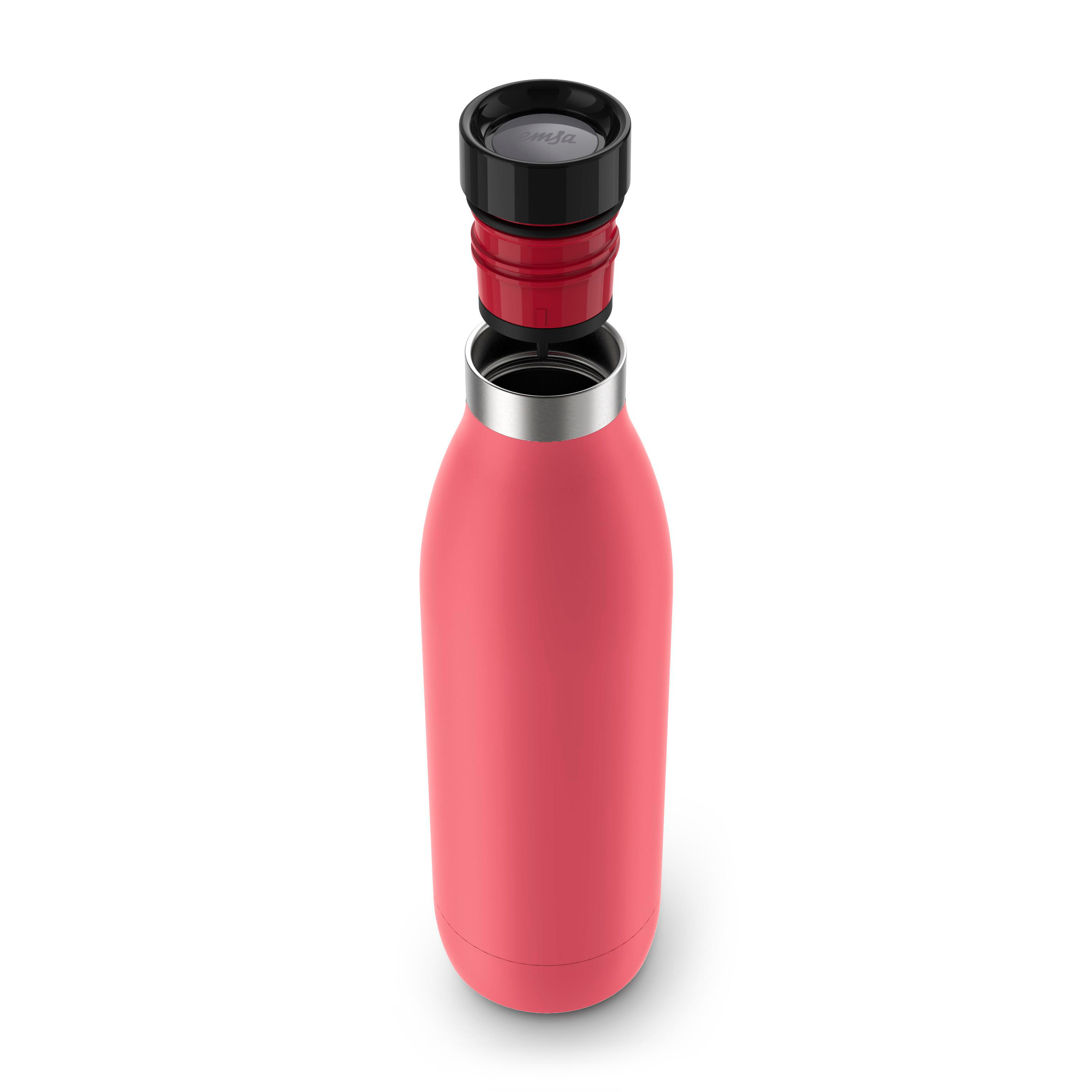 Rosa Wasserflasche mit offenem schwarzen Deckel und rotem Ring. Silberner Rand. Weißer Hintergrund.
