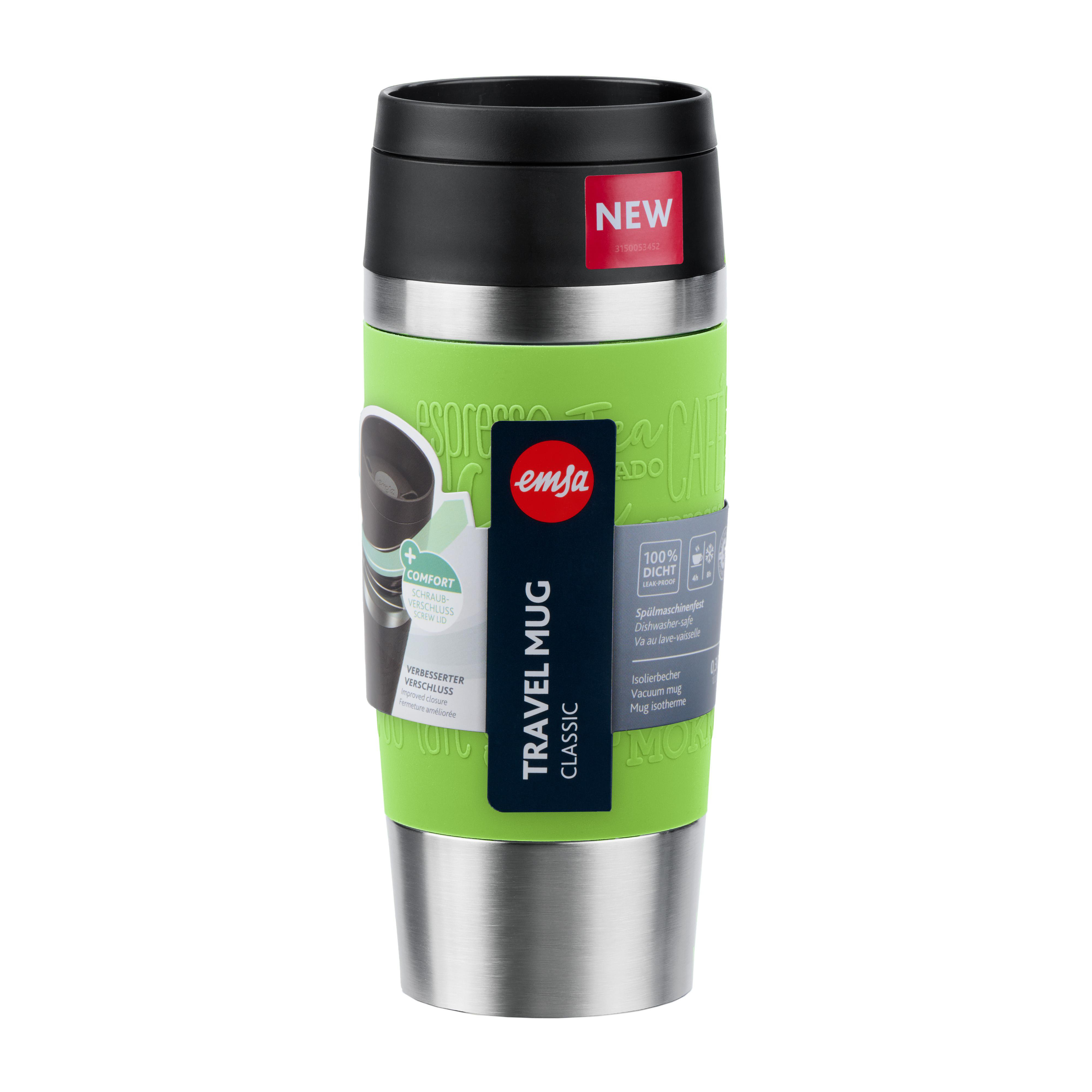 Ein grüner Reisebecher mit schwarzem Deckel und silbernem Boden. Er hat Text und ein Etikett.