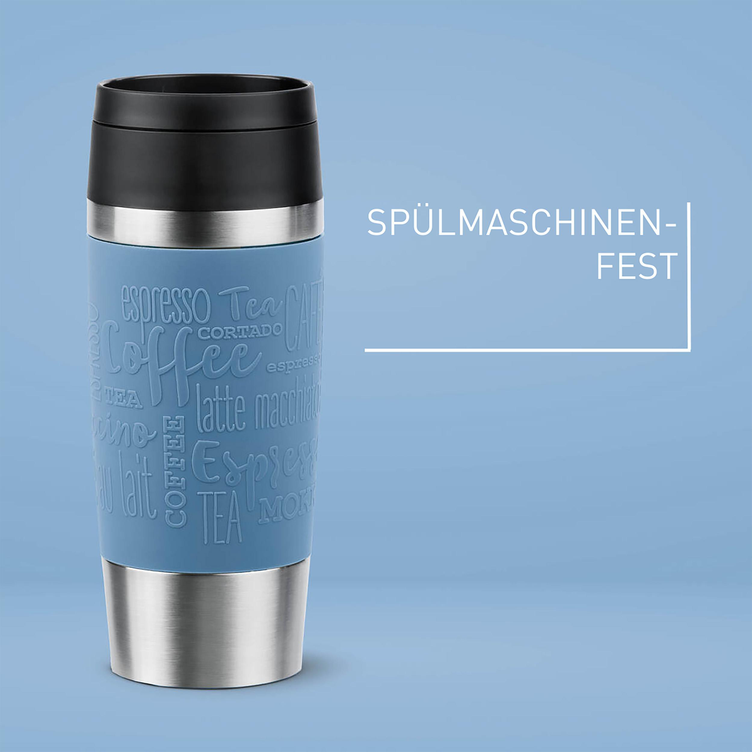 Ein blauer Thermobecher mit schwarzem Deckel und Text auf blauem Hintergrund.