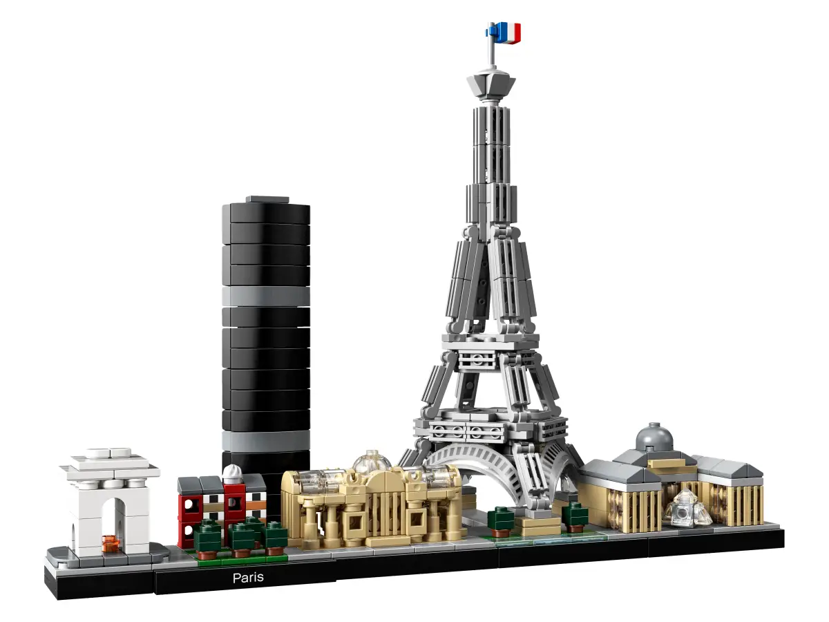 Model Lego panoramy Paryża na białym tle.