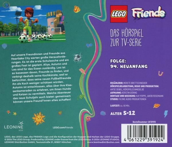 Rückseite eines LEGO Friends Buches. Zeigt Lego-Figuren beim Fußballspielen.
