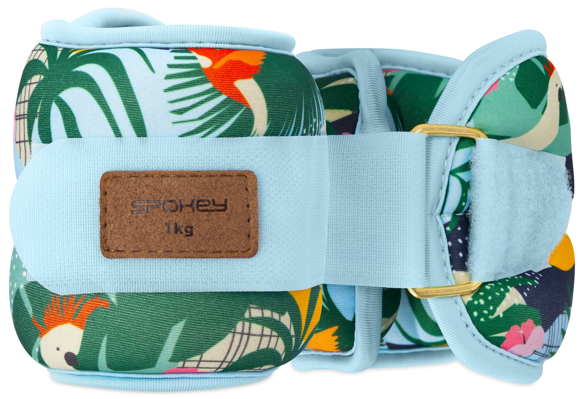 Dwa niebieskie obciążniki na kostki z tropikalnymi liśćmi i papugami.