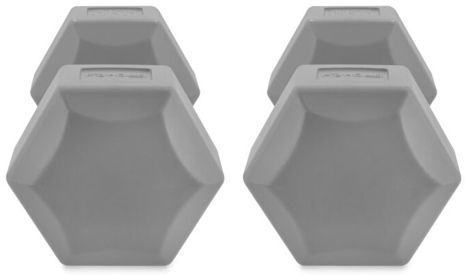 Cztery szare sześciokątne ciężarki, zbliżenie.