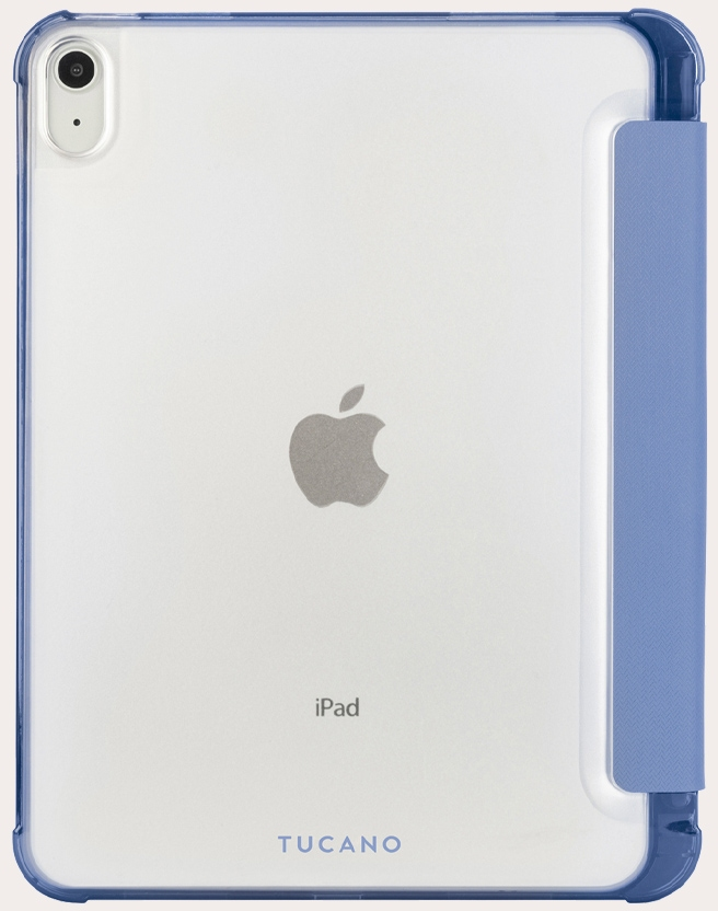 Weißes iPad mit blauem Cover. Apple-Logo ist sichtbar. Die Hülle ist auf der rechten Seite.