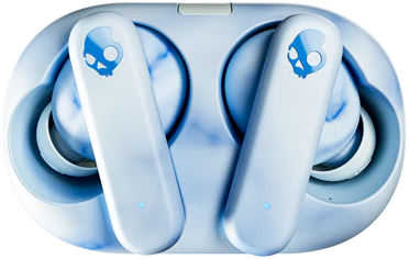 Fehér-kék Skullcandy fülhallgató pár, koponya logóval a füldugókon.