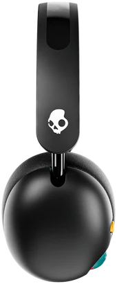 Fekete Skullcandy fejhallgató, elölnézet. A márka koponya logója látható.