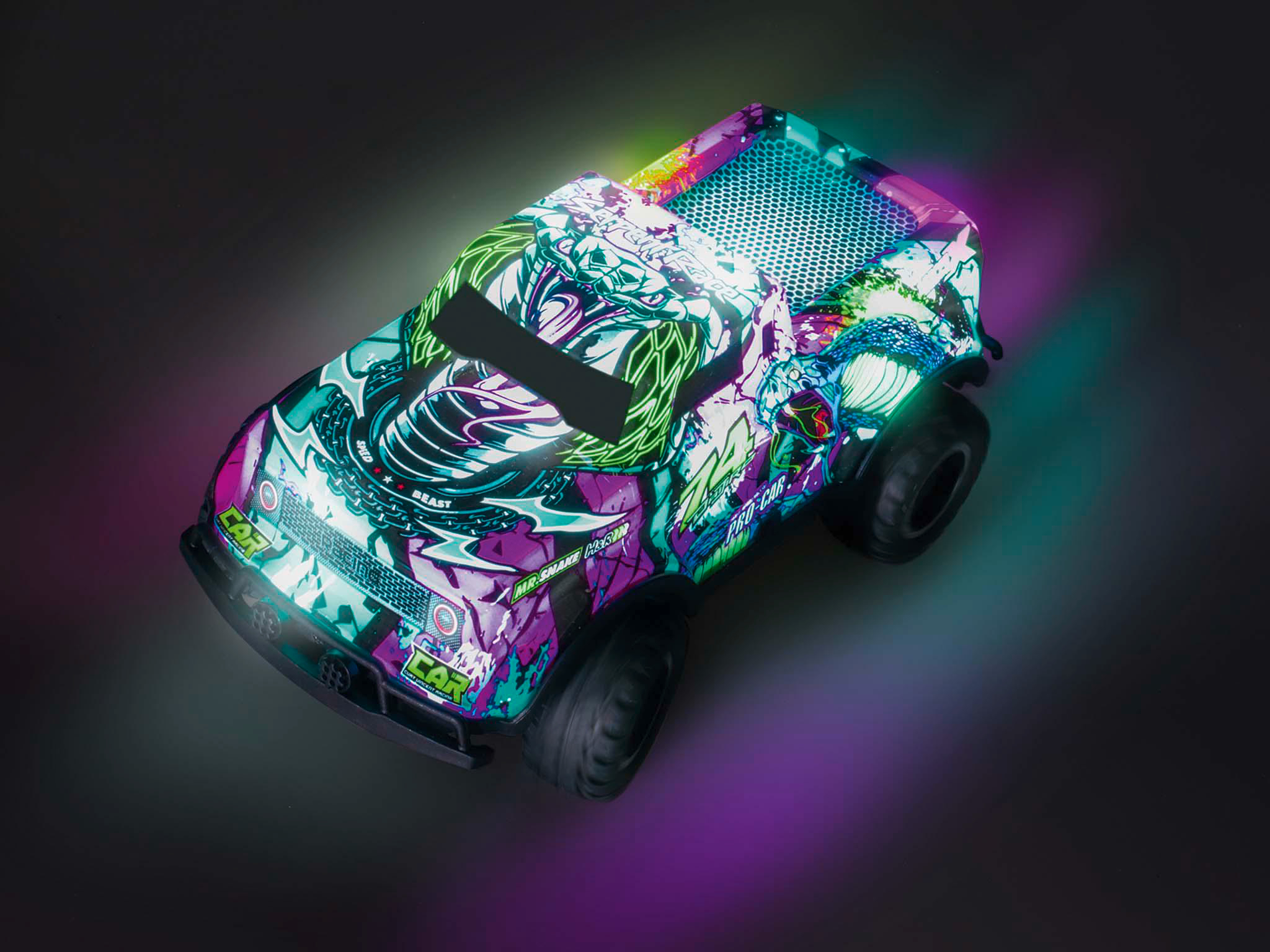 Spielzeug-LKW mit farbenfrohem Graffiti-Design, beleuchtet mit Neonlichtern.