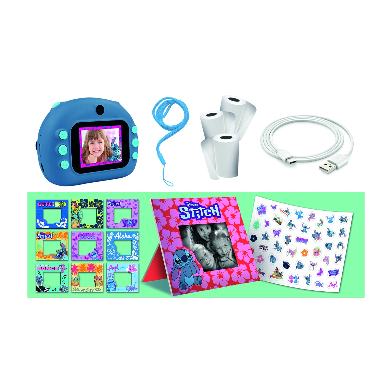 Una fotocamera blu per bambini, cornici per foto, adesivi e un cavo USB.
