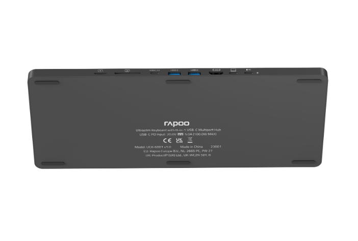 Unteransicht einer schwarzen Tastatur mit USB-C-Anschlüssen. Text: Ultrslim Keyboard, Rapoo.