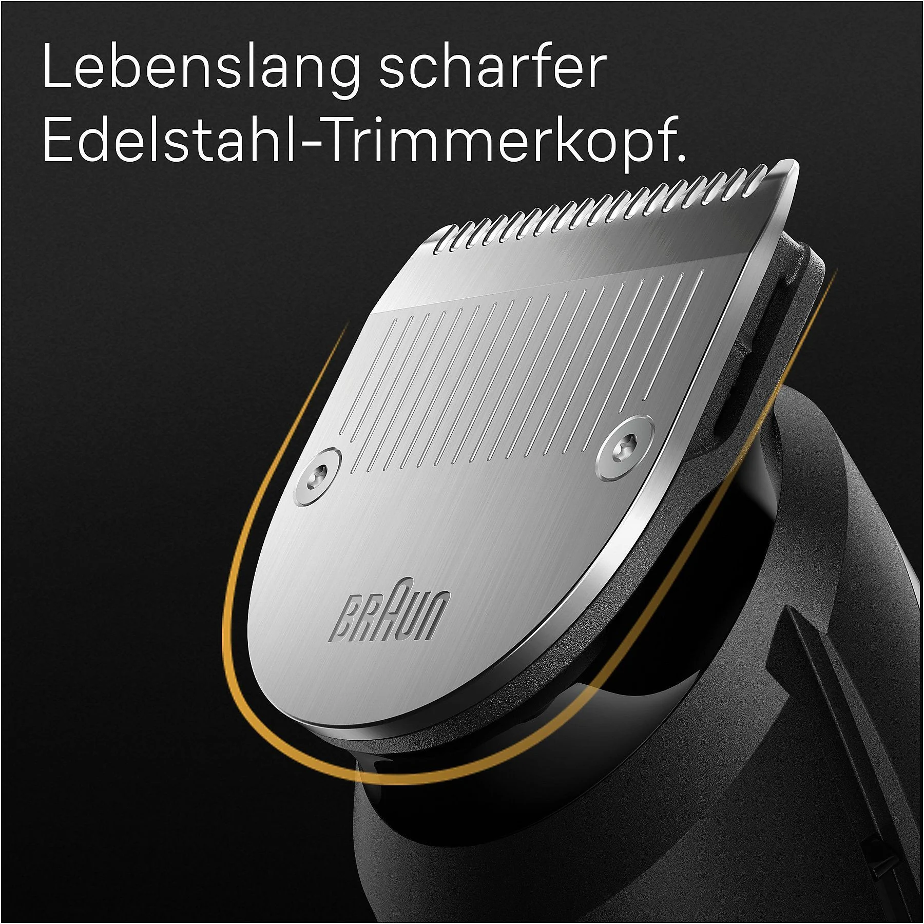Nahaufnahme einer silbernen Trimmerklinge mit dem Braun-Logo.