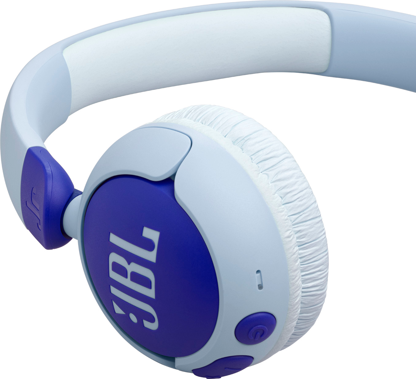 Casque JBL, bleu et blanc. Le logo JBL est imprimé sur le côté du casque.