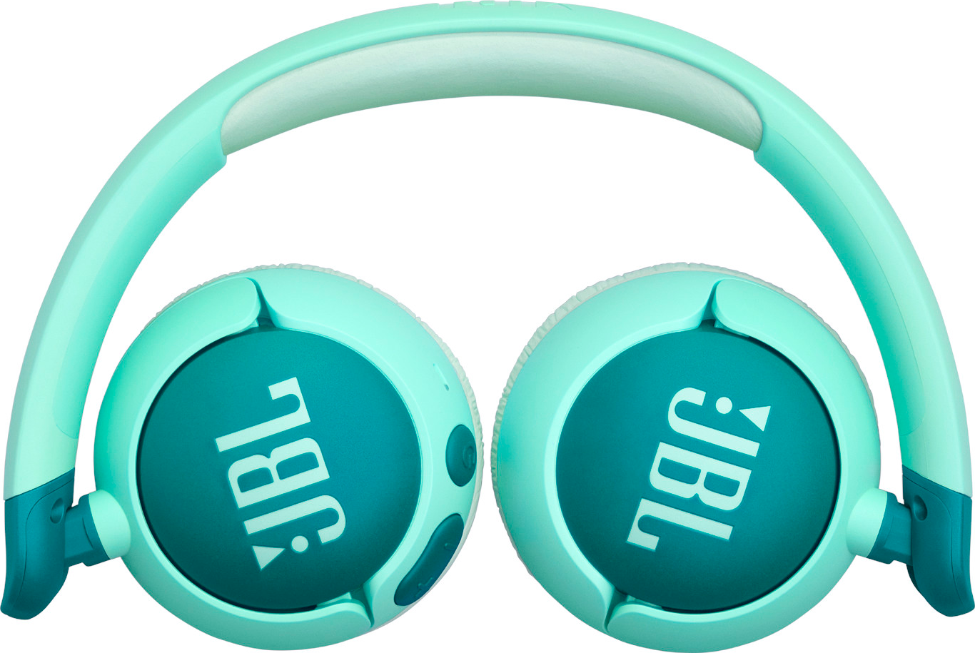 Casque JBL sarcelle et turquoise, plié, avec le logo JBL bien en évidence sur chaque écouteur.