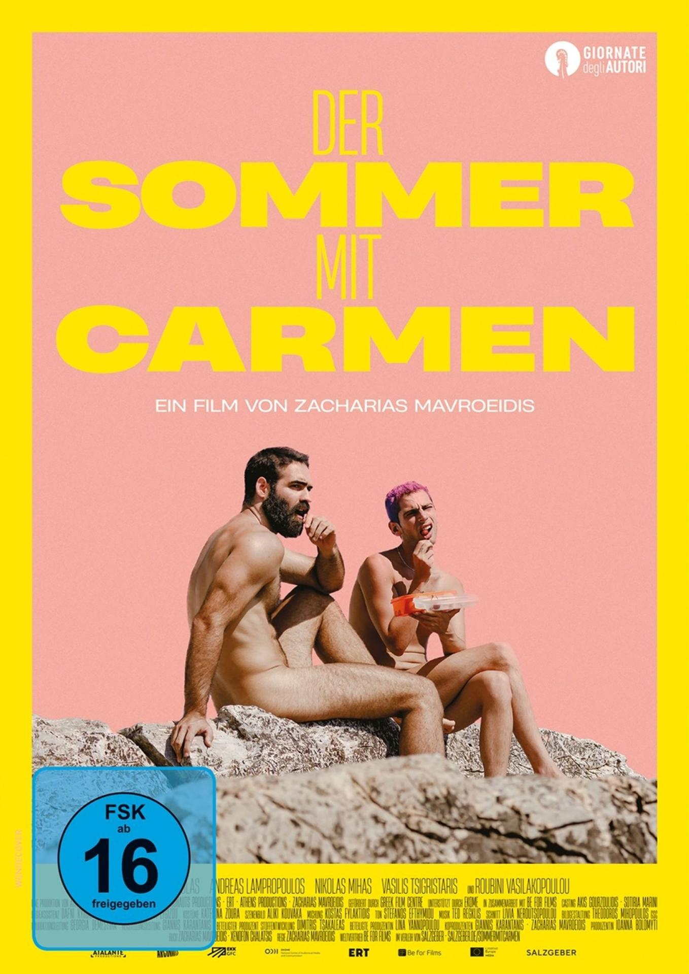 Filmcover: Zwei nackte Männer auf Felsen, Titel 'Der Sommer mit Carmen', rosa Hintergrund.