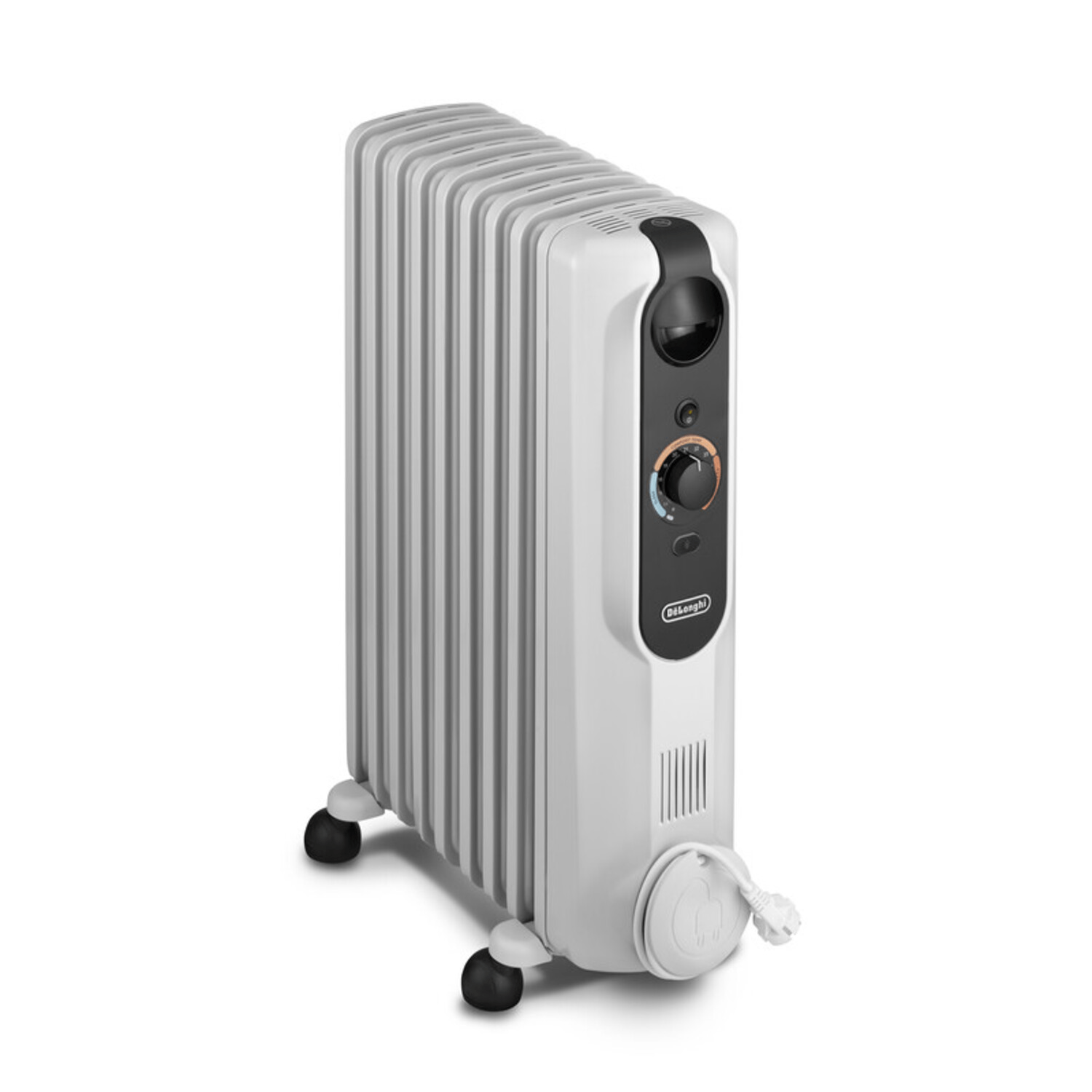Witte oliegevulde radiator met bedieningspaneel en wielen. Witte achtergrond.