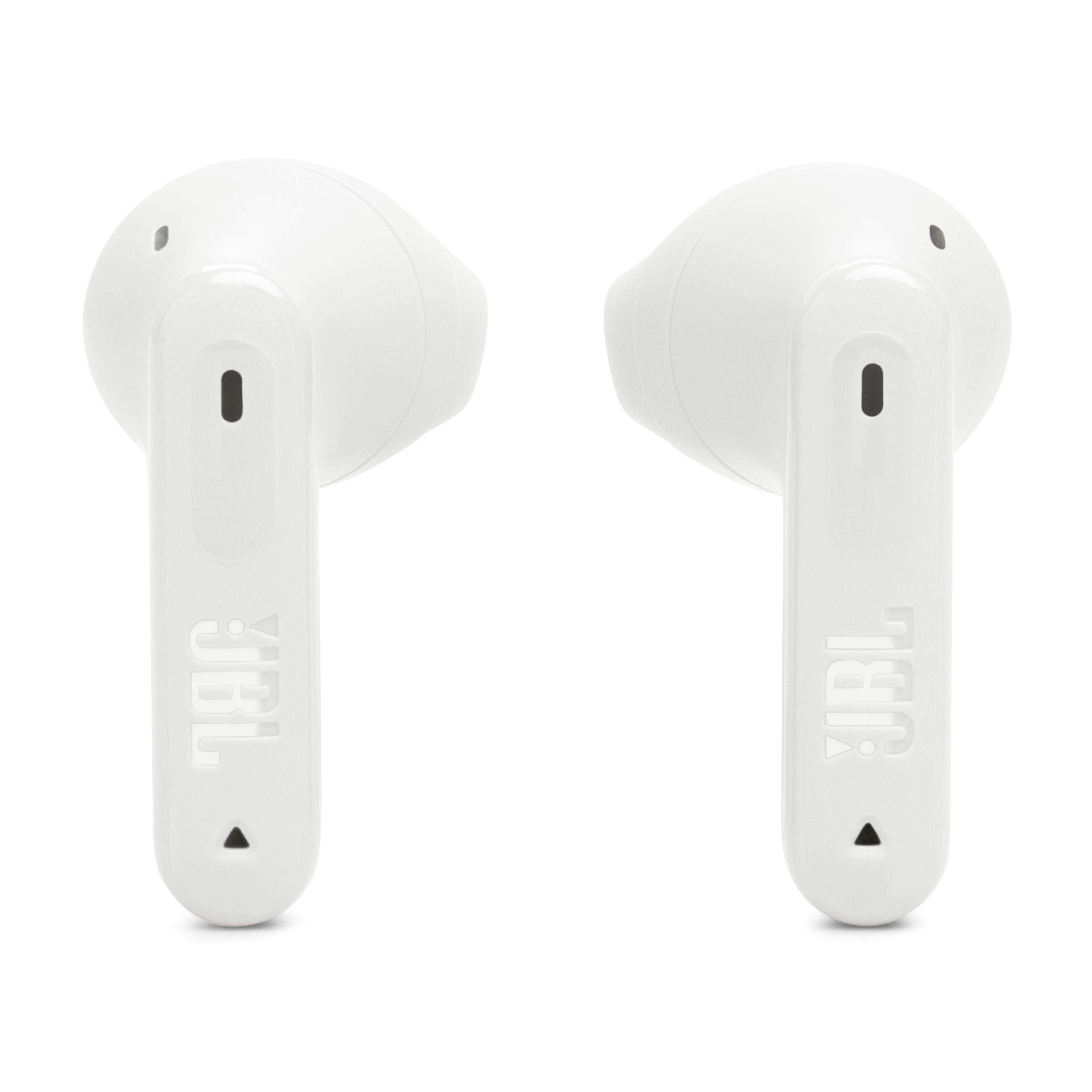 Zwei weiße kabellose Ohrhörer mit JBL-Logo, vor weißem Hintergrund.