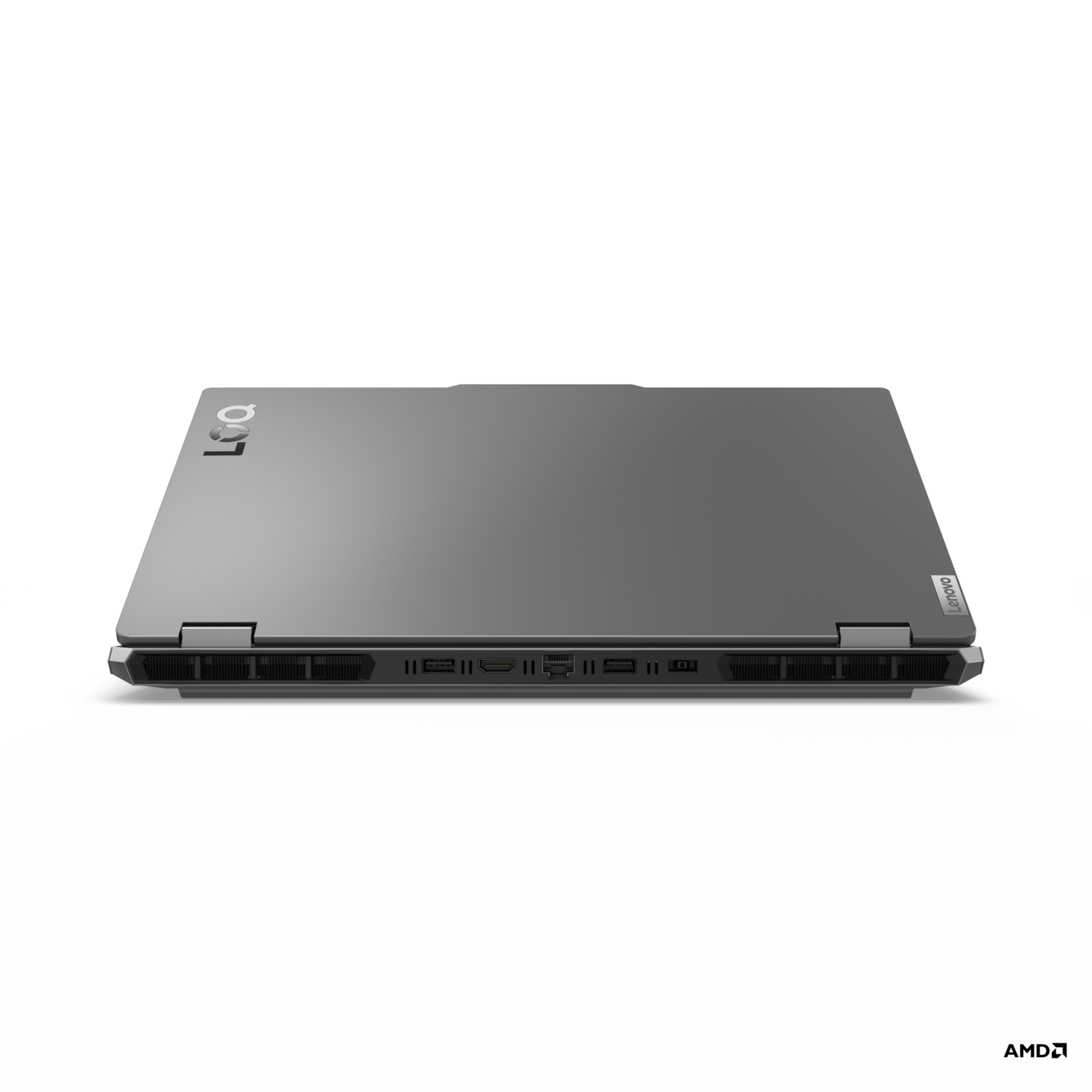 Een laptop met zichtbare poorten. De achtergrond is zwart.