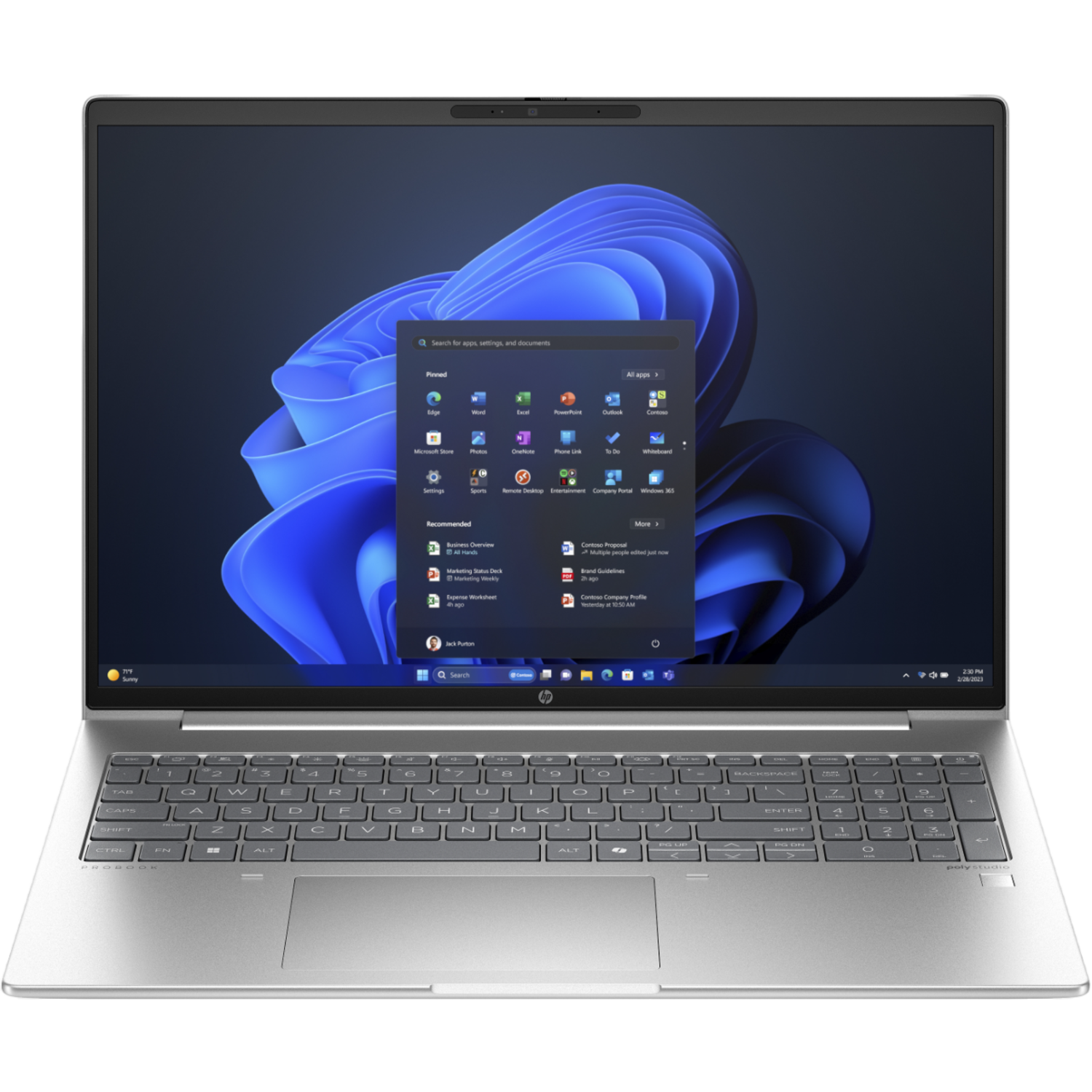 Zilveren laptop met open Windows-menu. Toetsenbord en scherm zichtbaar. Zwarte achtergrond.