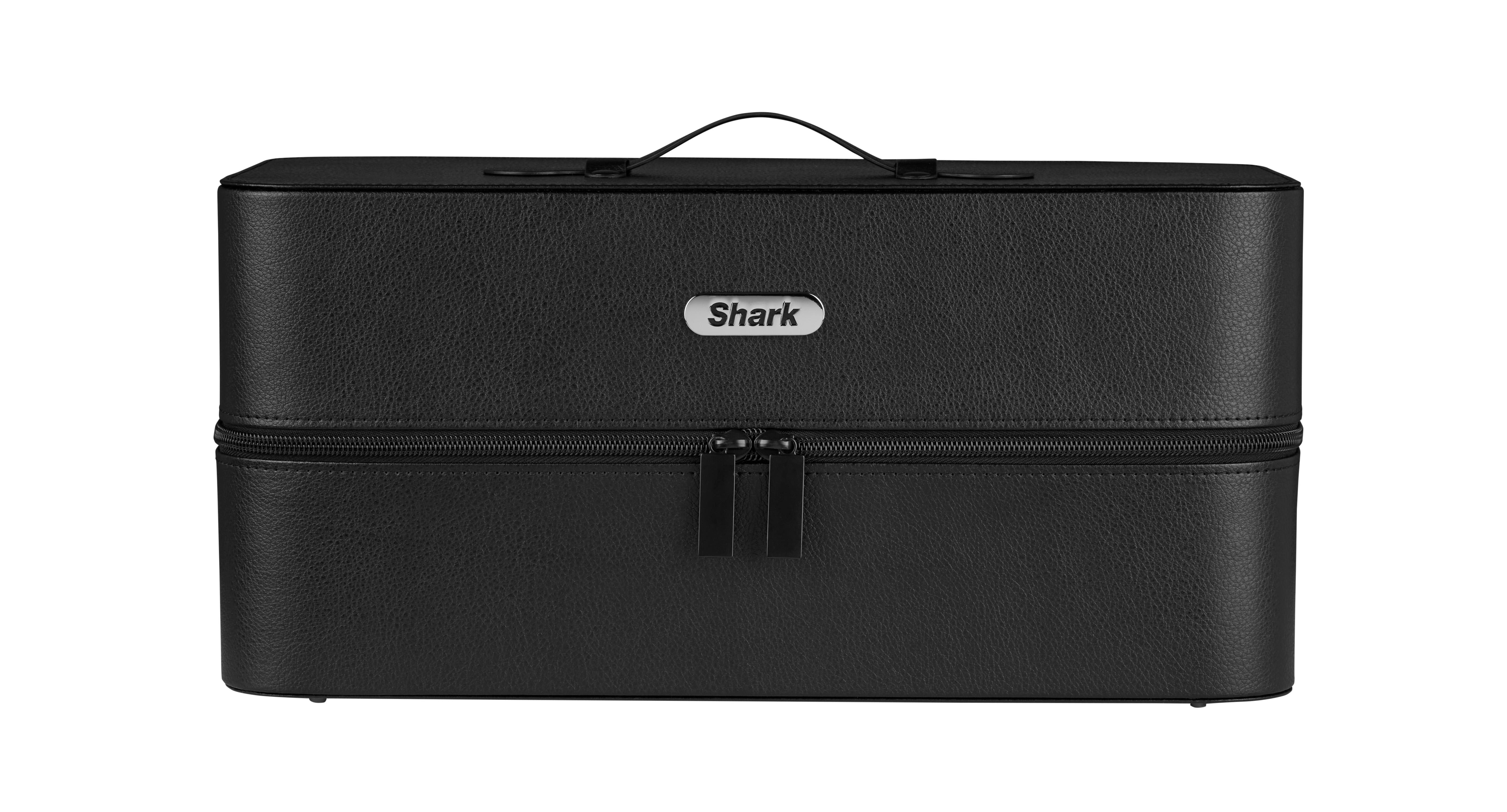Eine schwarze Shark Reisetasche mit Griff und silbernem Shark-Logo, mit Reißverschluss und rechteckig.