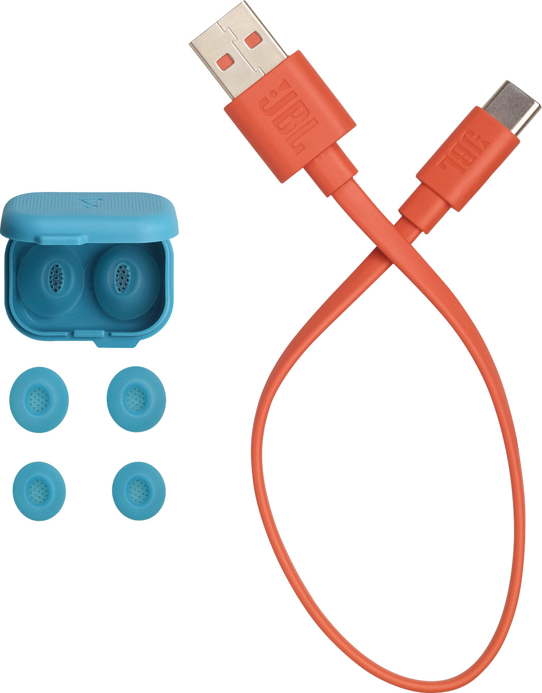 JBL Ohrhörer, blaue Hülle, zusätzliche Ohrstöpsel und ein orangefarbenes USB-Kabel. Weißer Hintergrund.