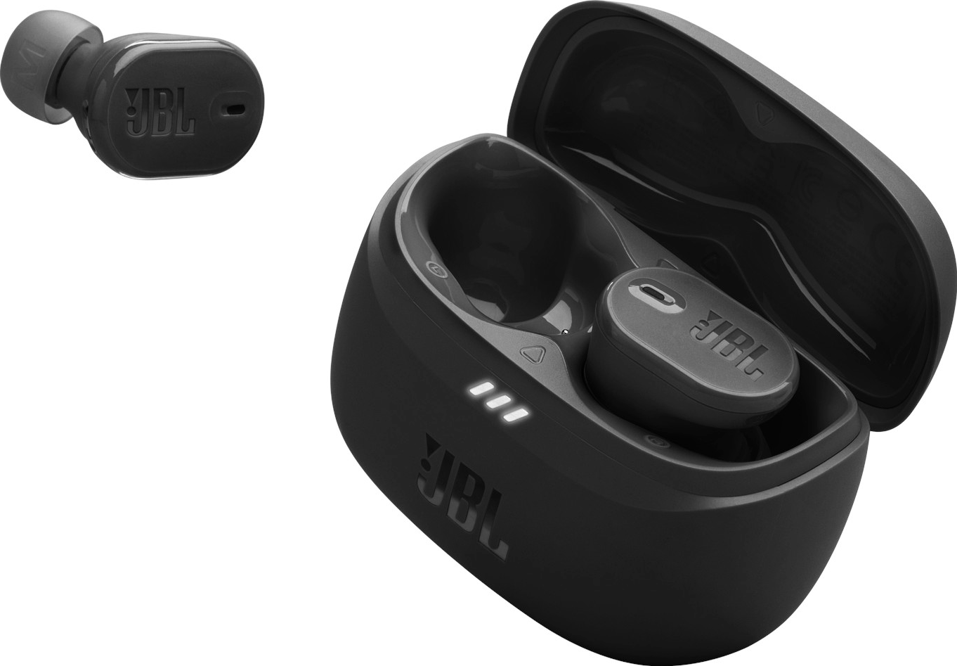 Schwarze JBL-Wireless-Ohrhörer, einer im Ladeetui. Der andere liegt neben dem Etui.