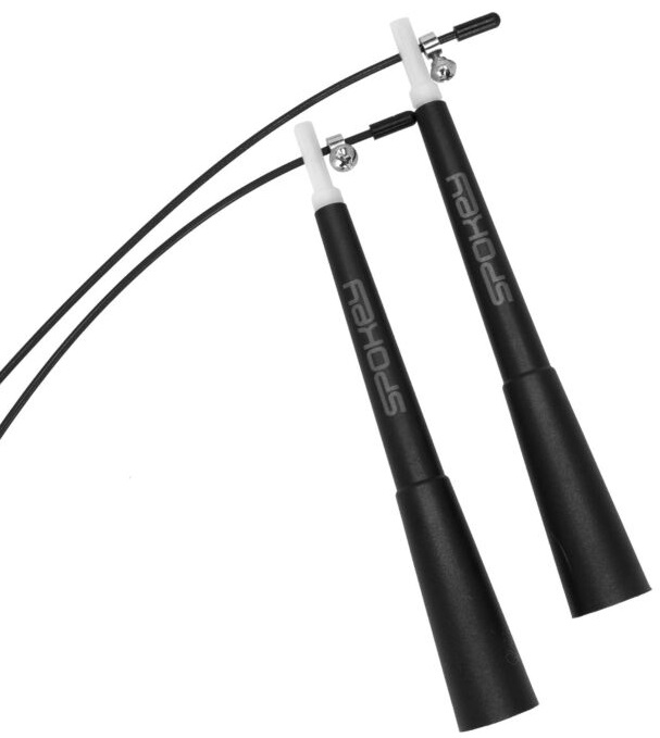 Dwie czarne skakanki z białymi uchwytami, z napisem Spokey.