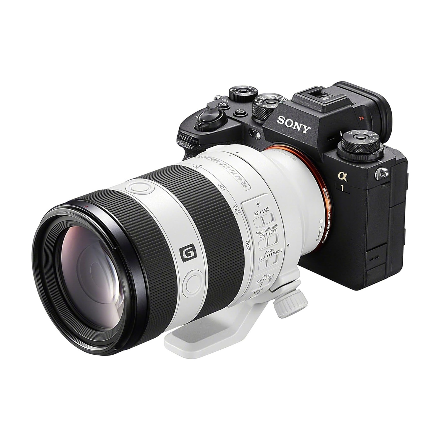 Fotocamera Sony nera con obiettivo bianco. Sfondo bianco.
