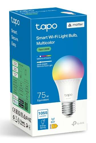 Pudełko z kolorową, inteligentną żarówką Wi-Fi. Pudełko zawiera informacje o produkcie.