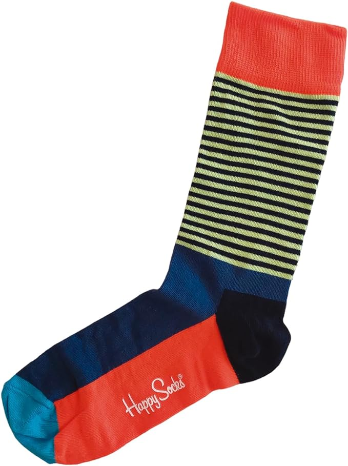 Een kleurrijke sok met oranje, blauwe en zwart gestreepte secties, met het 'Happy Socks' logo.