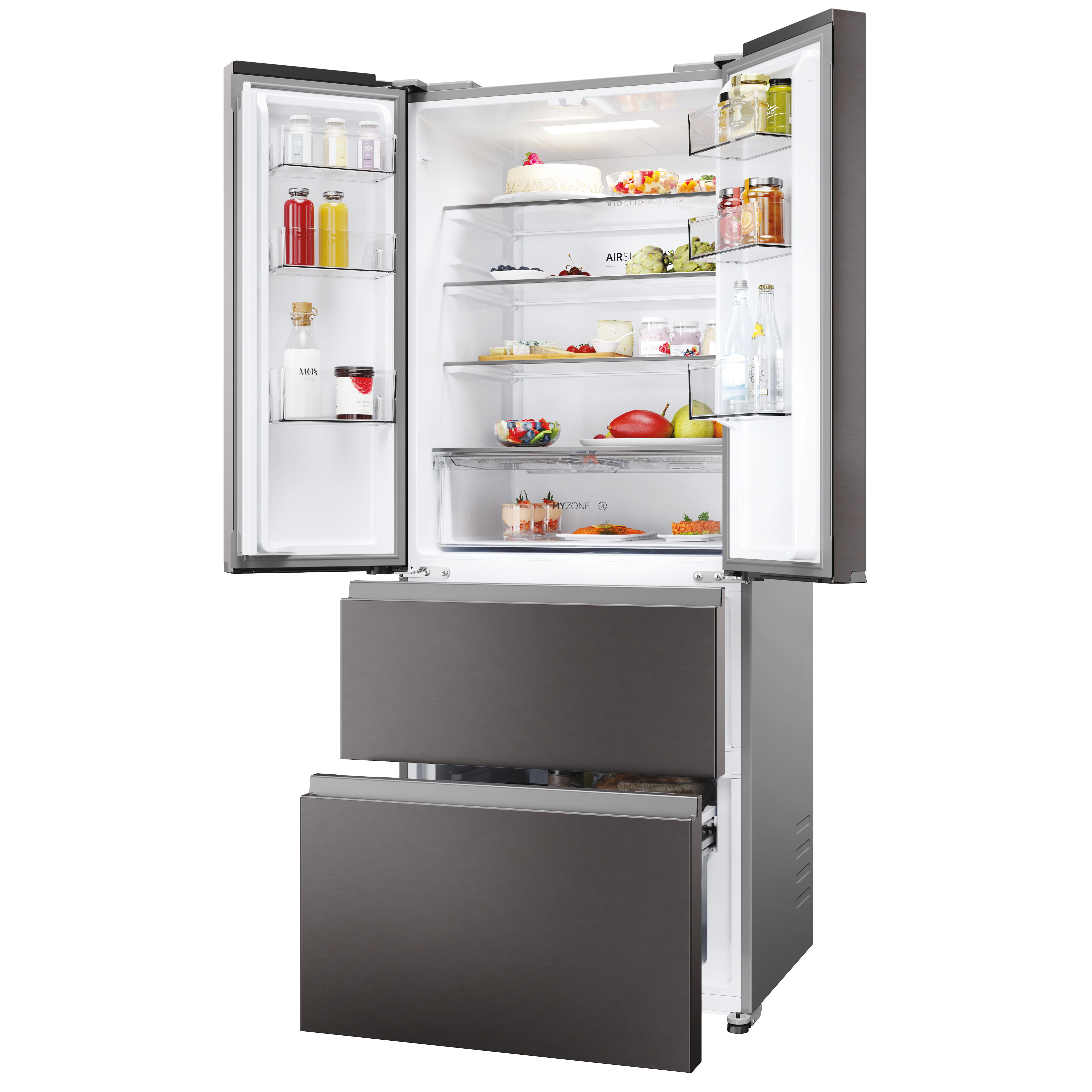 Ein Edelstahlkühlschrank mit offenen Türen. Es hat eine Vielzahl von Lebensmitteln im Inneren.