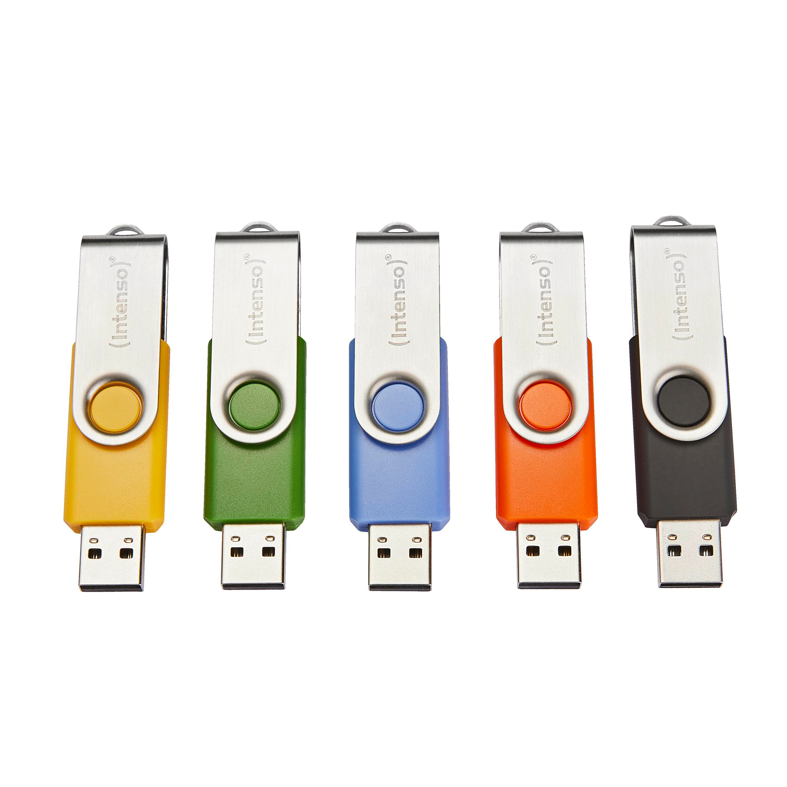 Fünf USB-Sticks in einer Reihe, jeder mit unterschiedlich farbigem Gehäuse und silbernem Oberteil.