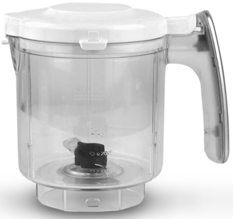 Przezroczysty pojemnik robota kuchennego z ostrzem.