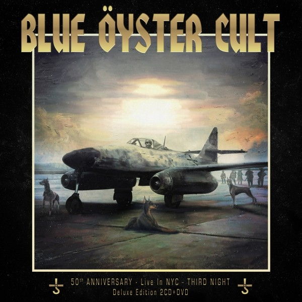 Albumhoes voor Blue Öyster Cult, met een vintage vliegtuig tegen een donkere achtergrond.