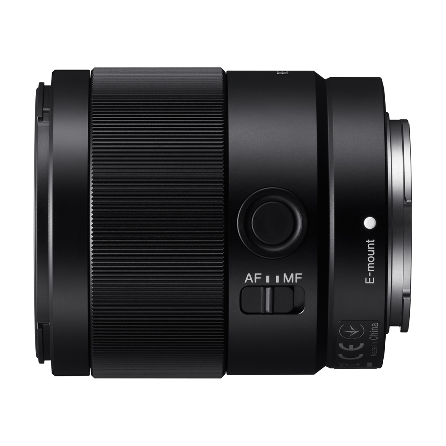 Obiettivo fotocamera nero con impostazioni di messa a fuoco e apertura, etichetta E-mount.