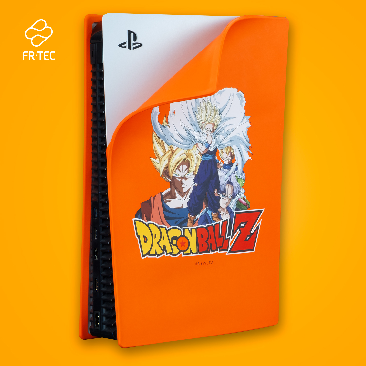 Orangefarbene PS5-Hülle mit Dragon Ball Z-Artwork. Goku und andere Charaktere werden gezeigt.