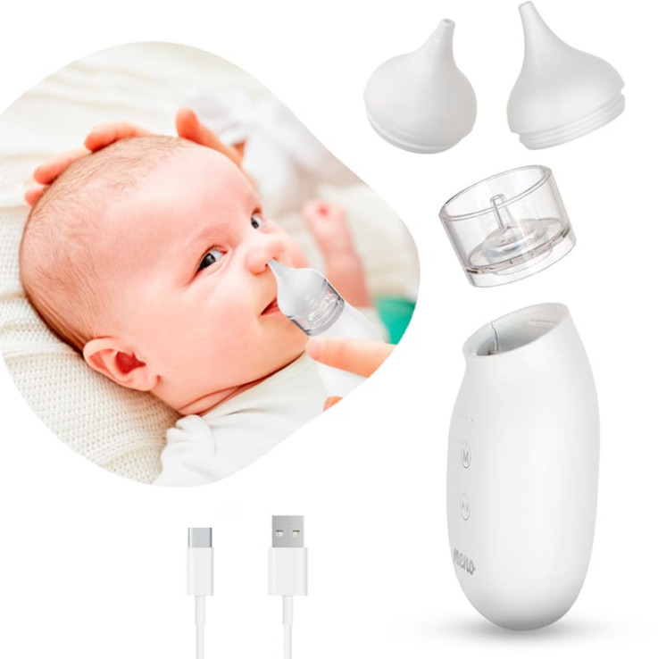 Dziecko ma aspirator do nosa w nosie. Widoczne są części urządzenia.