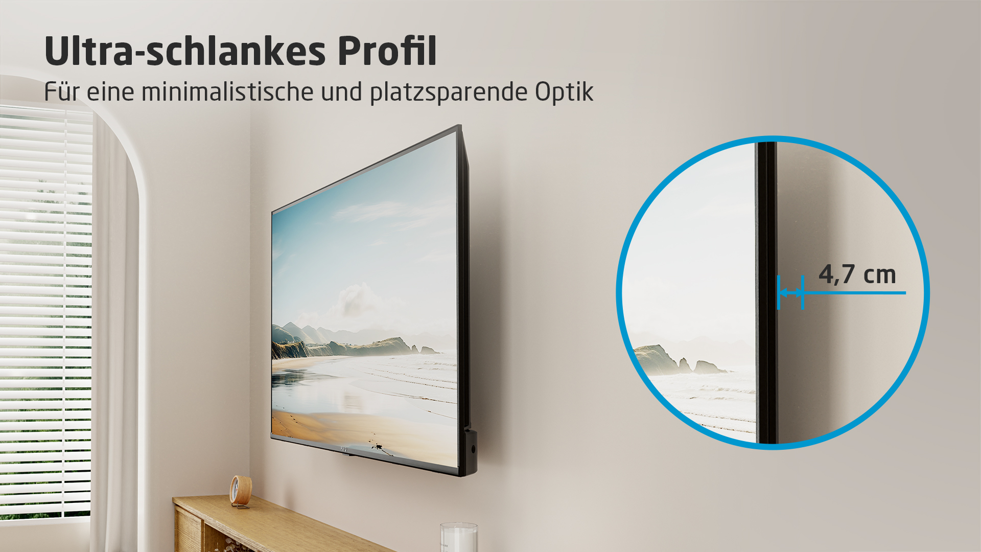 TV monté sur un mur, montrant un profil mince de 4,7 cm.