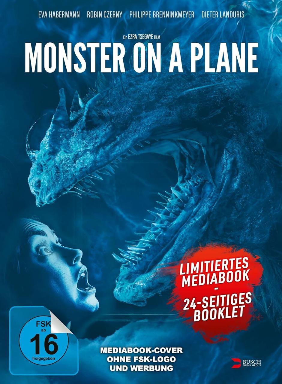 Filmplakat eines Monsters, das eine Frau angreift. Titel: Monster on a Plane. Text: Limitiertes Mediabook.