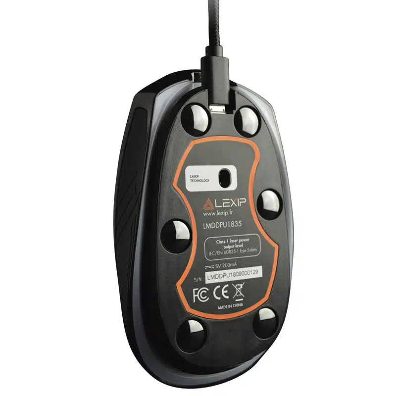 Spód czarnej myszy gamingowej z marką Lexip i informacjami technicznymi.