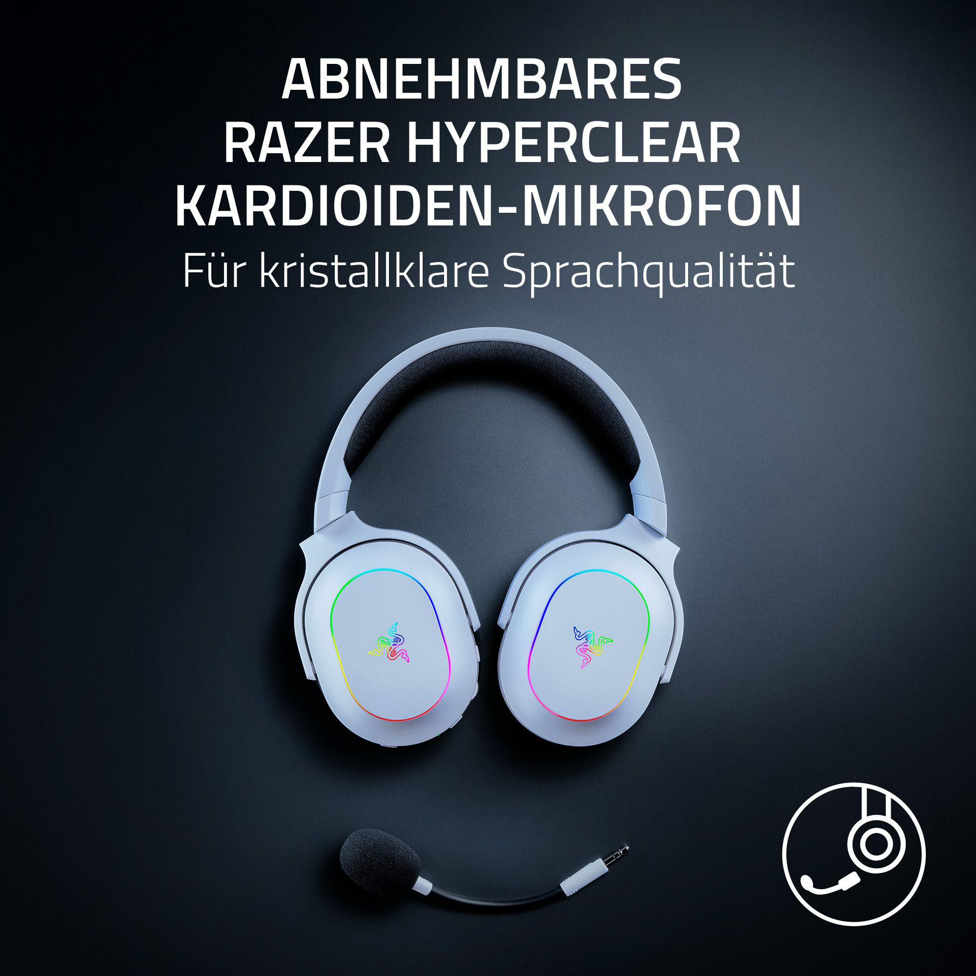 Weiße Kopfhörer mit Mikrofon auf dunklem Hintergrund.