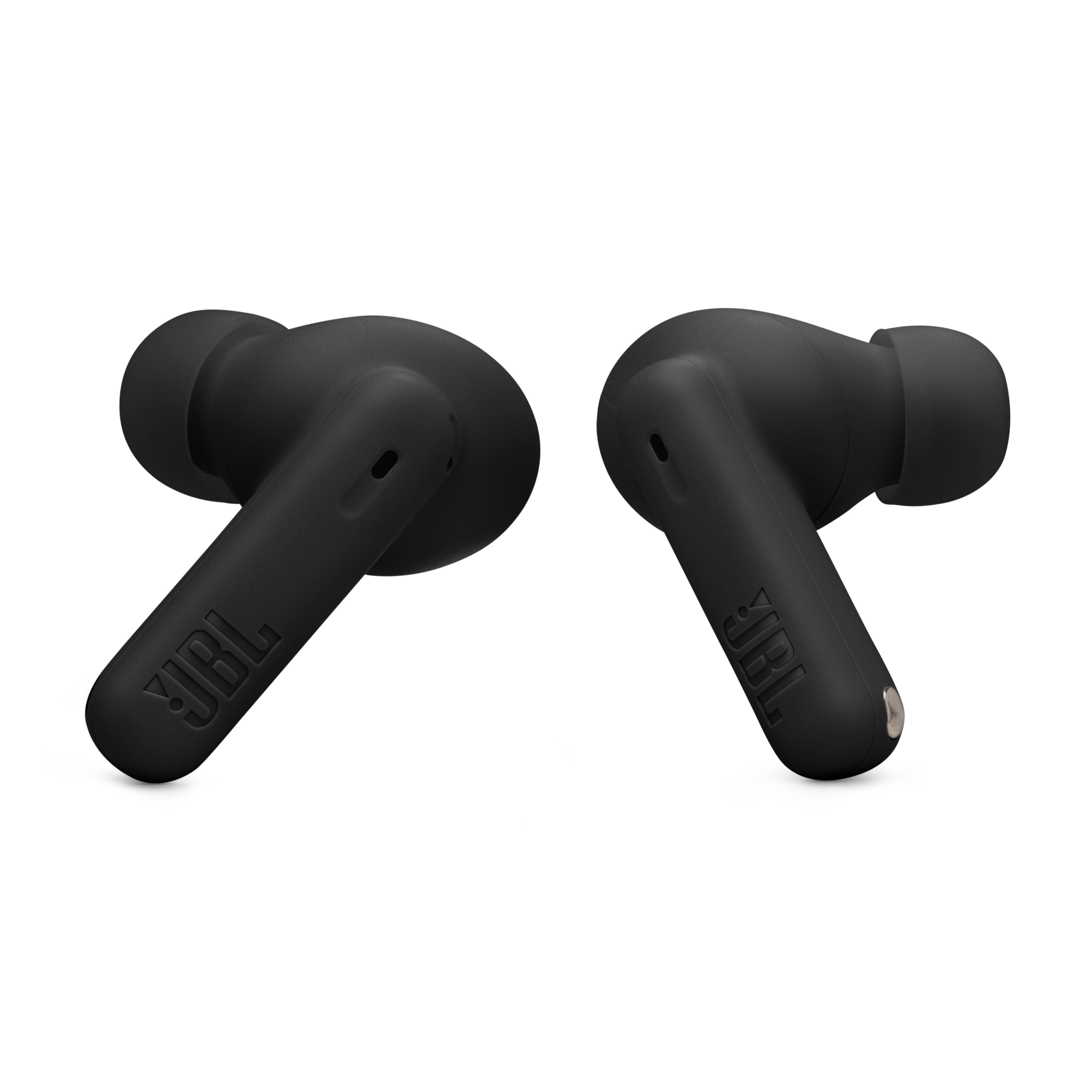 Zwei schwarze JBL-Ohrhörer. Jeder Ohrhörer hat eine abgerundete Form mit einem hervorstehenden Stiel, JBL-Logo sichtbar.