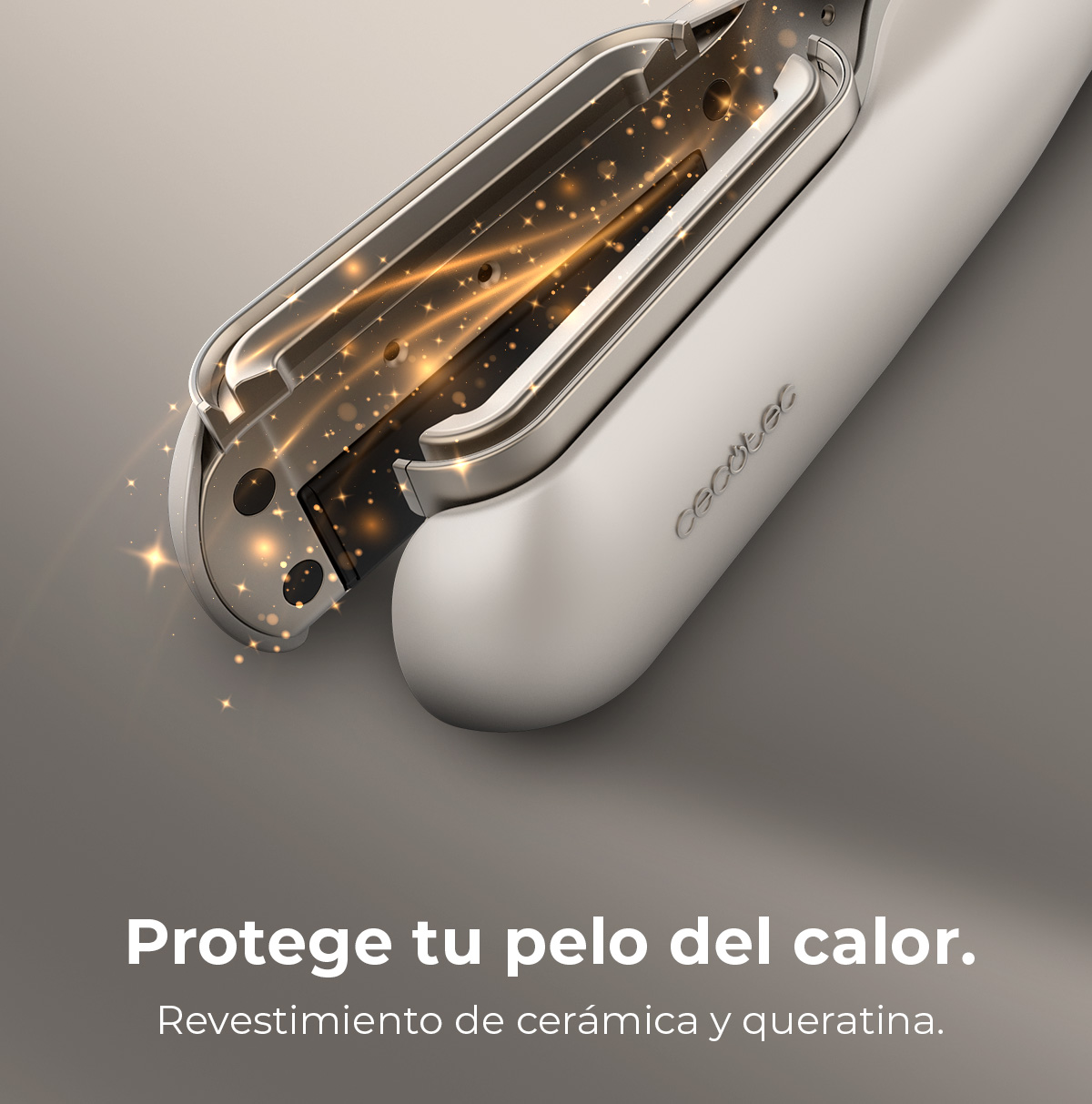 Plancha de pelo blanca, primer plano, con revestimiento de cerámica y queratina, sobre fondo gris. Texto: Protege tu cabello del calor.