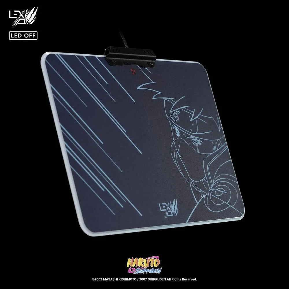 Podkładka pod mysz Naruto z wzorem Kakashi. Niebiesko-biały design i tekst "LED WYŁ". 