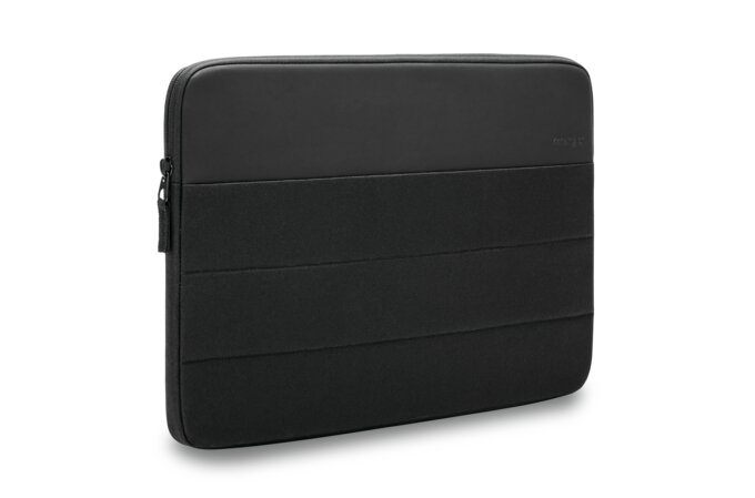 Fekete laptop tok cipzárral és steppelt kialakítással.